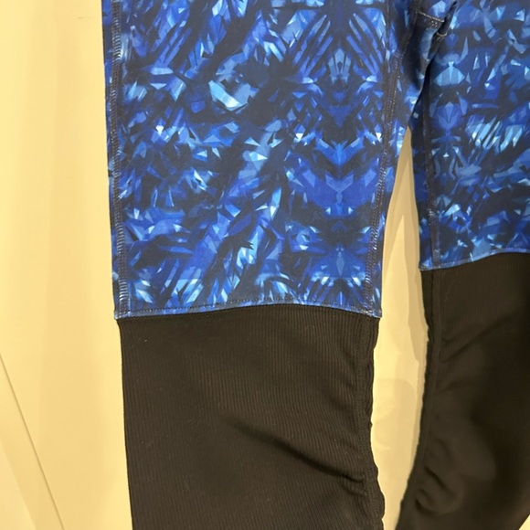 Alo yoga leggings never worn - Picture 3 of 4